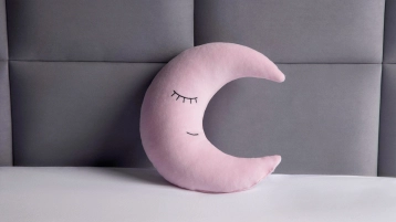 Подушка декоративная Луна розовая картинка - 0